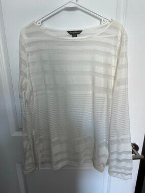 Tommy Bahama lightweight longsleeve L